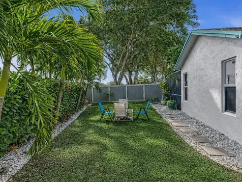 9043 Chatsworth Cascades Boca Raton FL 33434