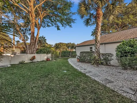 9043 Chatsworth Cascades Boca Raton FL 33434