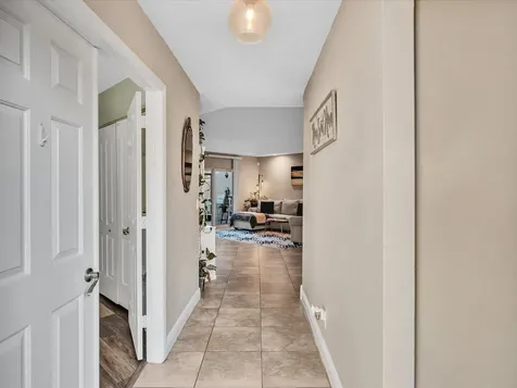 9043 Chatsworth Cascades Boca Raton FL 33434