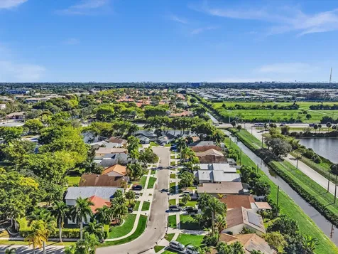 9043 Chatsworth Cascades Boca Raton FL 33434