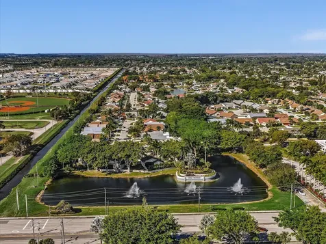 9043 Chatsworth Cascades Boca Raton FL 33434