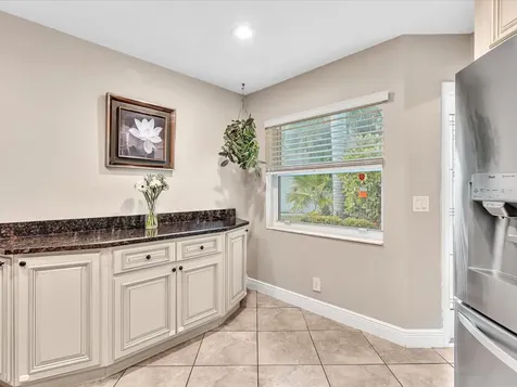9043 Chatsworth Cascades Boca Raton FL 33434