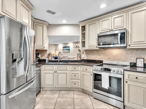 9043 Chatsworth Cascades Boca Raton FL 33434