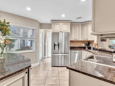 9043 Chatsworth Cascades Boca Raton FL 33434