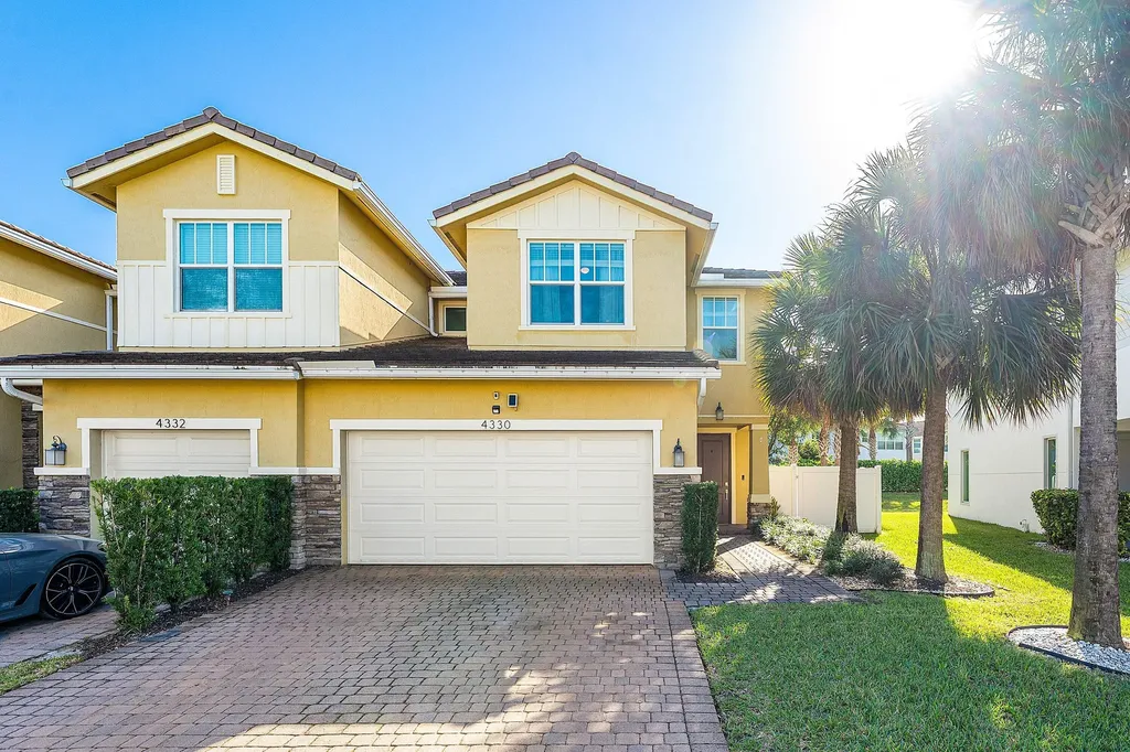 4330 Lago Drive Deerfield Beach FL 33064