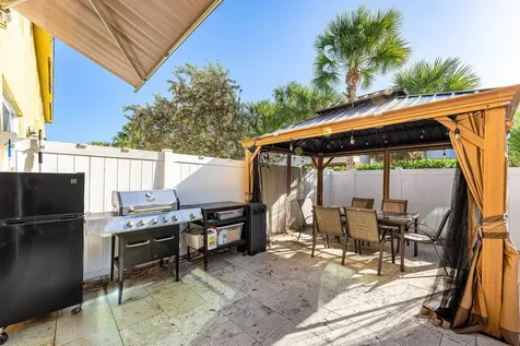 4330 Lago Drive Deerfield Beach FL 33064
