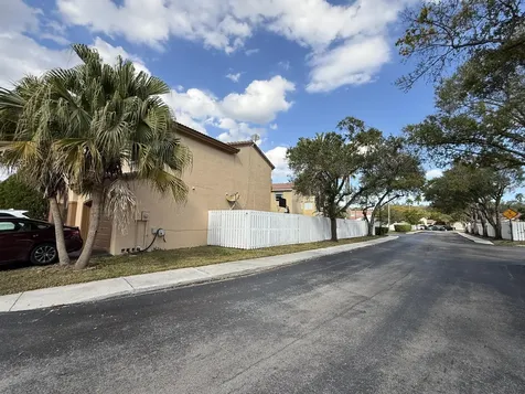 12633 Nw 13 Court Sunrise FL 33323