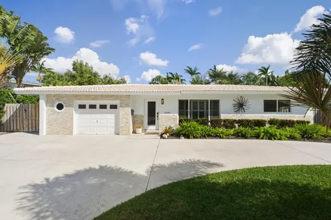 2642 Ne 26th Terrace Lighthouse Point FL 33064