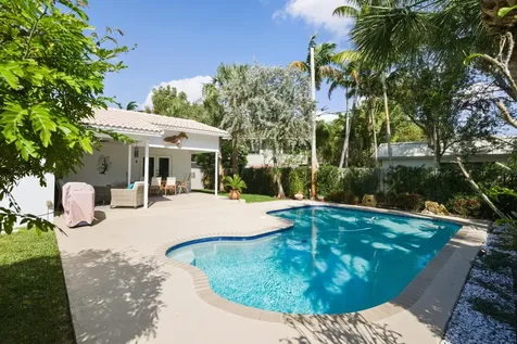 2642 Ne 26th Terrace Lighthouse Point FL 33064