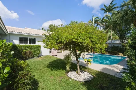 2642 Ne 26th Terrace Lighthouse Point FL 33064