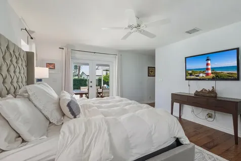 2642 Ne 26th Terrace Lighthouse Point FL 33064