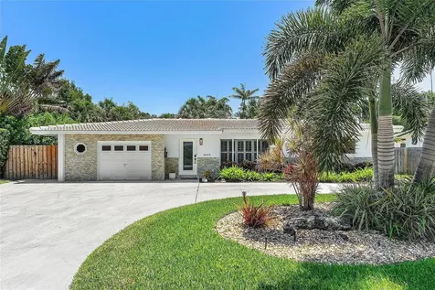 2642 Ne 26th Terrace Lighthouse Point FL 33064