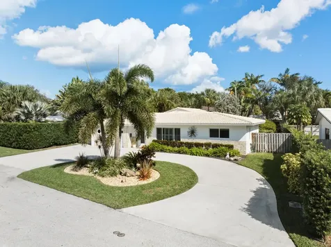 2642 Ne 26th Terrace Lighthouse Point FL 33064