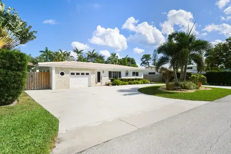 2642 Ne 26th Terrace Lighthouse Point FL 33064