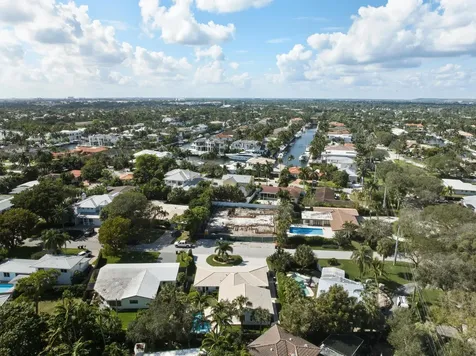 2642 Ne 26th Terrace Lighthouse Point FL 33064