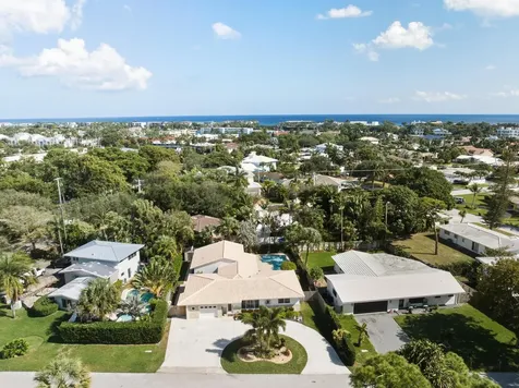 2642 Ne 26th Terrace Lighthouse Point FL 33064