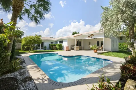 2642 Ne 26th Terrace Lighthouse Point FL 33064