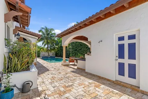 901 Nw 4th Court Boca Raton FL 33432