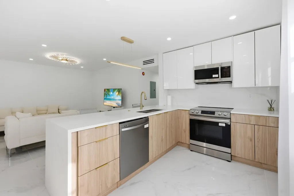 618 Normandy M Delray Beach FL 33484