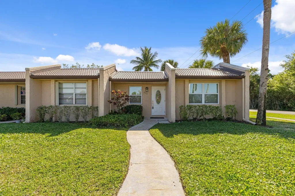 256 Lake Meryl Drive West Palm Beach FL 33411