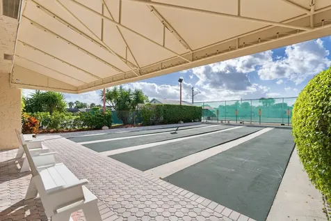 256 Lake Meryl Drive West Palm Beach FL 33411