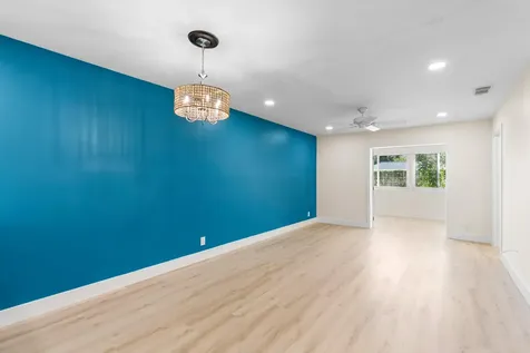 256 Lake Meryl Drive West Palm Beach FL 33411
