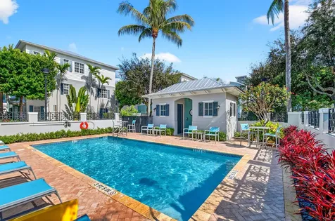 369 W Mallory Circle Delray Beach FL 33483