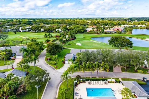 71 Windsor Circle Boynton Beach FL 33436
