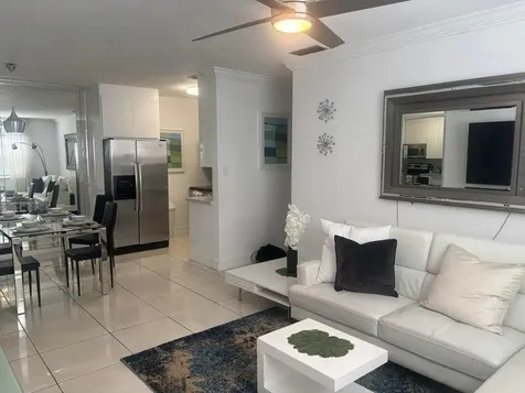 299 SW 7th Street Boca Raton FL 33432