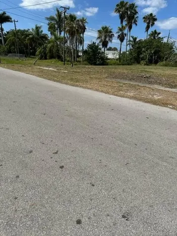 501 W Baines Terrace Pahokee FL 33476