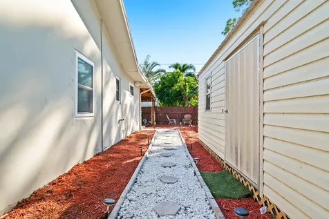 3642 Kitely Avenue Boynton Beach FL 33436