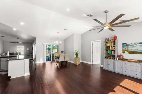 3037 Se Iris Street Stuart FL 34997