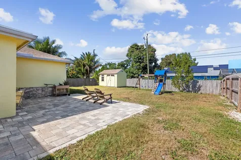 3037 Se Iris Street Stuart FL 34997