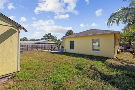 3037 Se Iris Street Stuart FL 34997