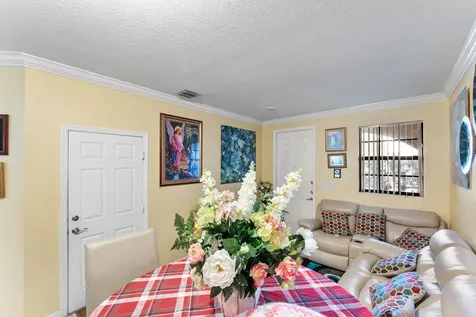 5438 Nw 27th Street Margate FL 33063