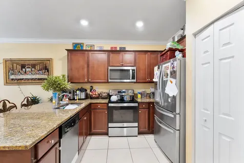 5438 Nw 27th Street Margate FL 33063