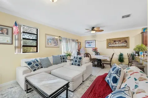 5438 Nw 27th Street Margate FL 33063