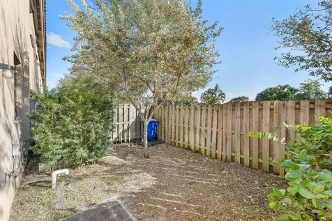 5438 Nw 27th Street Margate FL 33063