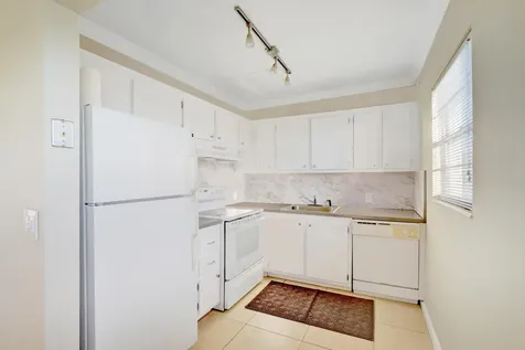 294 Mansfield G Boca Raton FL 33434