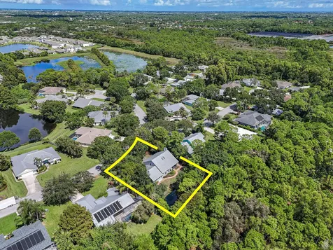 556 Se Meadow Wood Way Stuart FL 34997