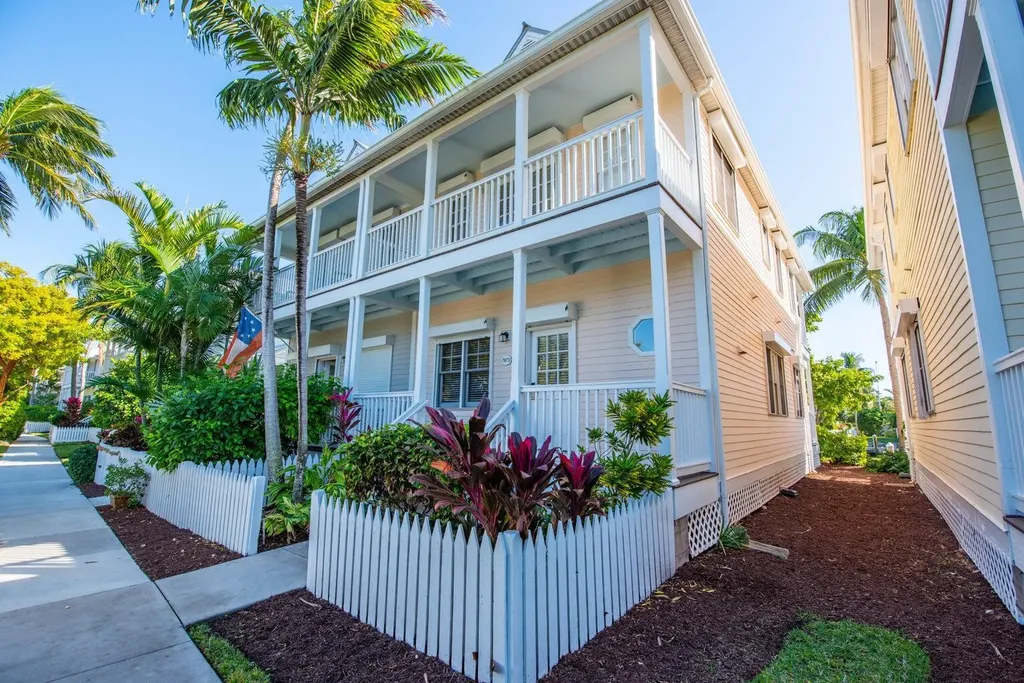 7073 Hawks Cay Boulevard Duck Key FL 33050