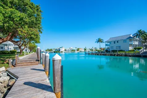 7073 Hawks Cay Boulevard Duck Key FL 33050