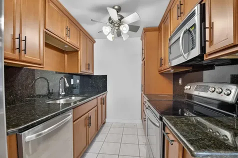 1056 Guildford D Boca Raton FL 33434