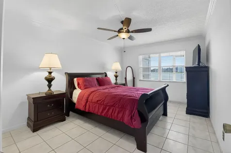 1056 Guildford D Boca Raton FL 33434