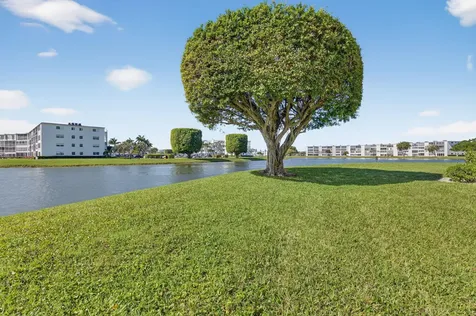 1056 Guildford D Boca Raton FL 33434
