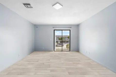 326 W Pine Street Lantana FL 33462