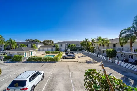 326 W Pine Street Lantana FL 33462