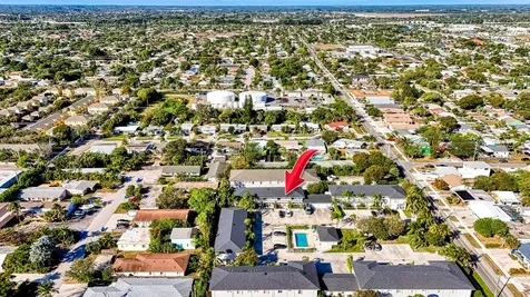 326 W Pine Street Lantana FL 33462