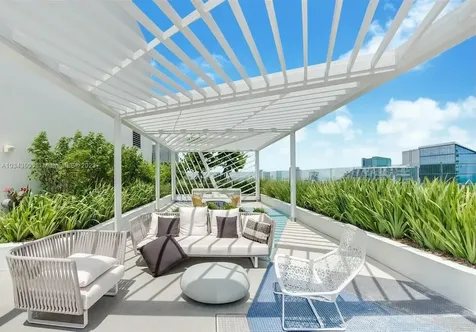 55 Sw 9th Street Miami FL 33130