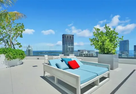 55 Sw 9th Street Miami FL 33130